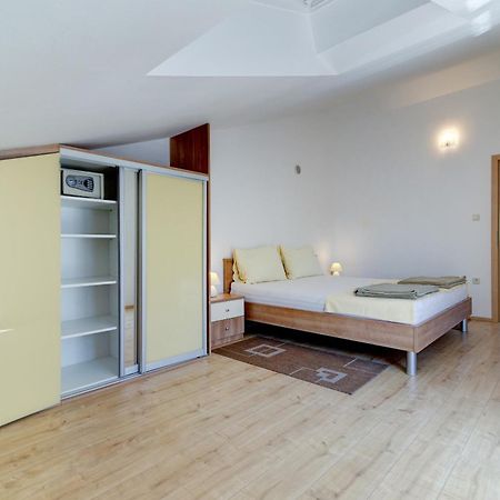 Apartmani Lili Novi Vinodolski Eksteriør bilde