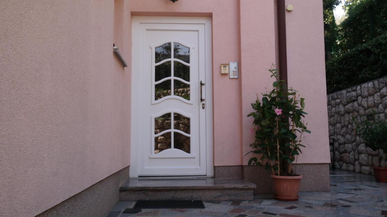Apartmani Lili Novi Vinodolski Eksteriør bilde